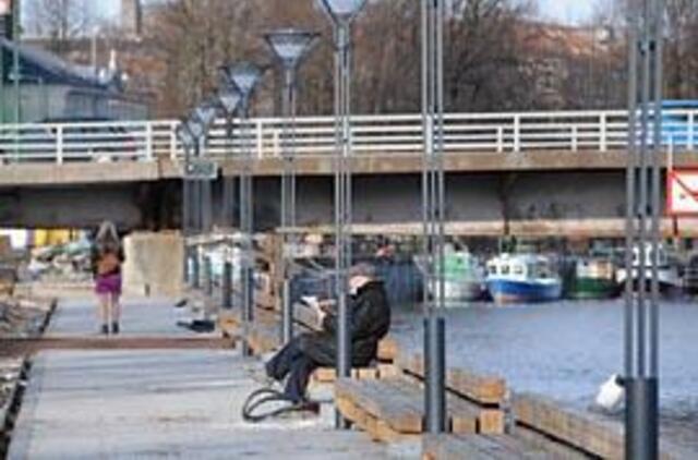 "Atbuli" suoliukai stebina miestiečius