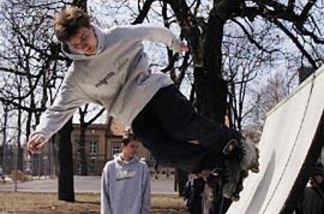 Represijų prieš jaunimą kol kas nesiims