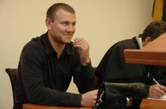 Buvęs policininkas ginklų nesudeda