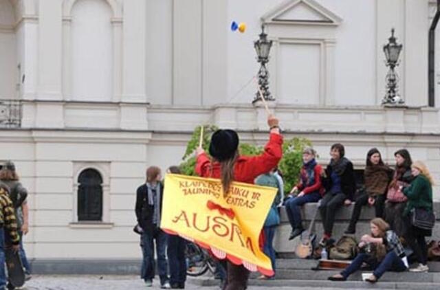 "Aušros" teatras: valdžia taupo - jaunimas protestuoja