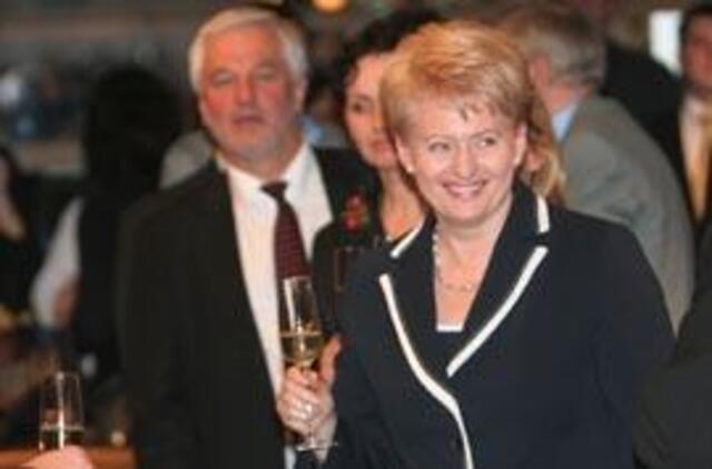 Prezidente, preliminariais duomenimis, išrinktos D. Grybauskaitės biografija