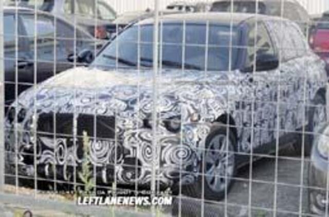 Naujas BMW "pirmukas" dar maskuojamas 