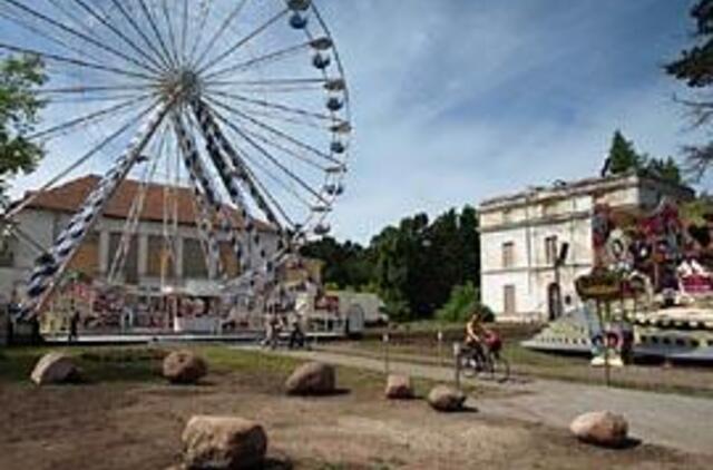 Ratą bandys patraukti gražiuoju