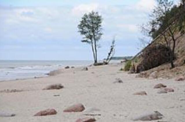 Karklėje - vaikščiojančių akmenų paplūdimys