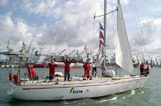 "Lietuva" vėl lenktyniaus su didžiaisiais burlaiviais