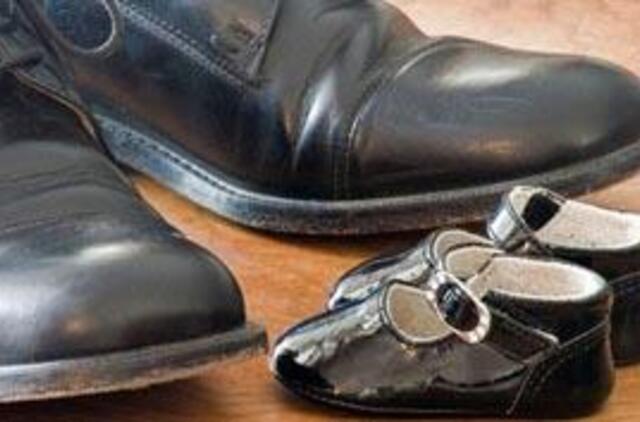 Vaikų neurozės šeimyninio portreto fone