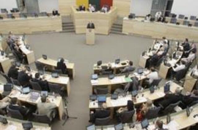 Nuo rugpjūčio 1 d. pareiginės algos bazinis dydis gali sumažėti iki 450 litų