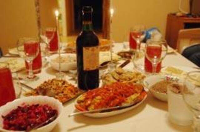 Daugėja apsinuodijusių maistu žmonių