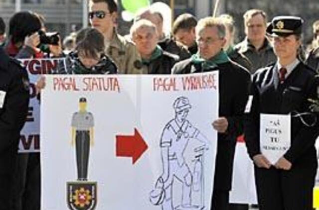 Jie - pigūs, mes - nesaugūs