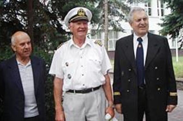 Tarp pirmosios lietuviškos laidos šturmanų yra ir buhalterių