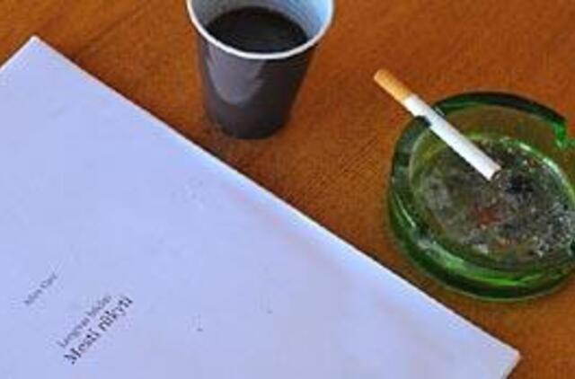 Laimingi metę rūkyti