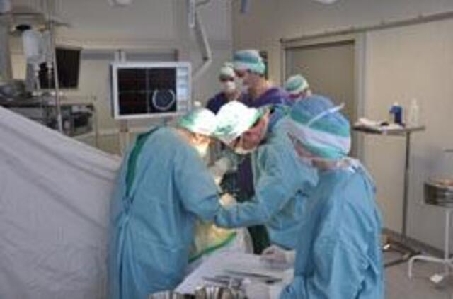 Nuo spalio 1 d. daugeliui medikų trumpėja darbo savaitė