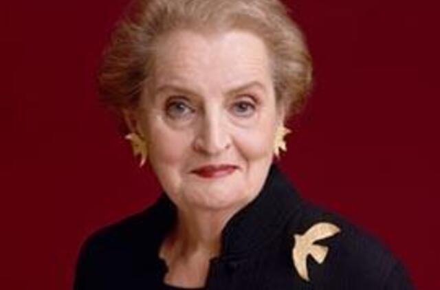 M. Olbrait segės - ne tik papuošalai, bet ir užkoduotos diplomatinės paslaptys