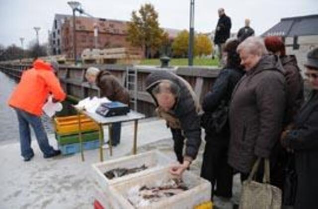 Plečiasi prekyba žuvimis