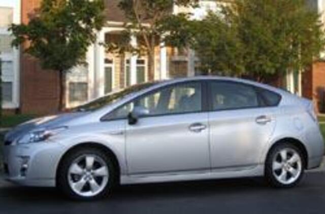 "Toyota "Prius" hibridas išvažiuos į bekelę?