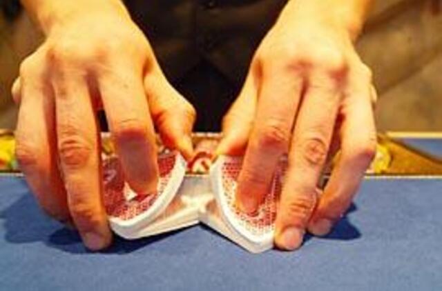 Pavargę lošėjai kazino keičia į pokalbius bažnyčioje