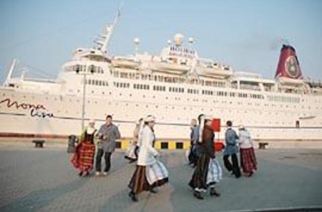 Aplink kruizinius laivus dar šokinės, bet jau nebešoks