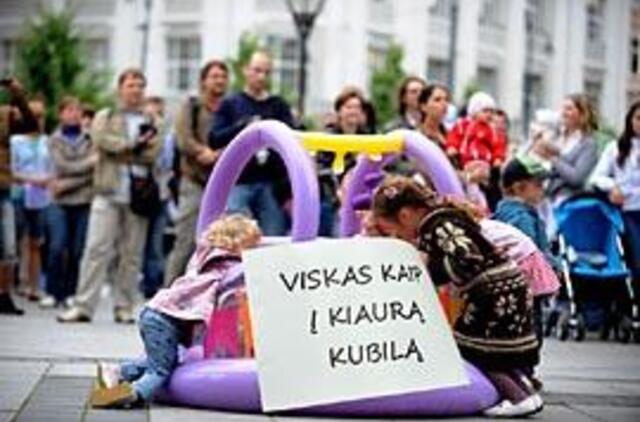 Valdžia baudžia už tėvystę
