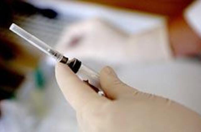 Medikai abejoja vakcinos nauda