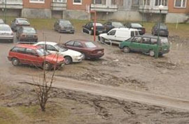 Nėra pinigų, nėra ir stovėjimo vietų