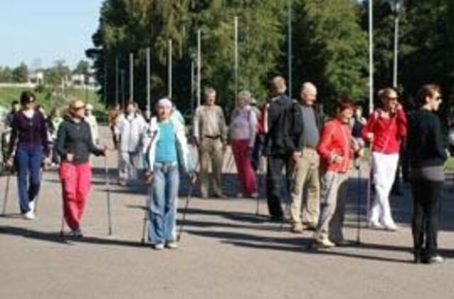 Klaipėdoje daugėja šiaurietiško vaikščiojimo mylėtojų