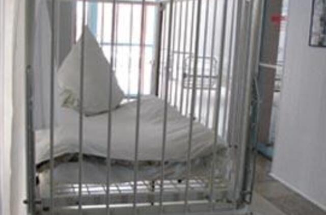 Pacientai įtaria gydymo įstaigas pumpuojant pinigus