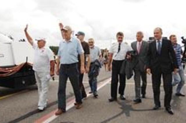 Jautis dažnai rėmė ragus su įstatymu