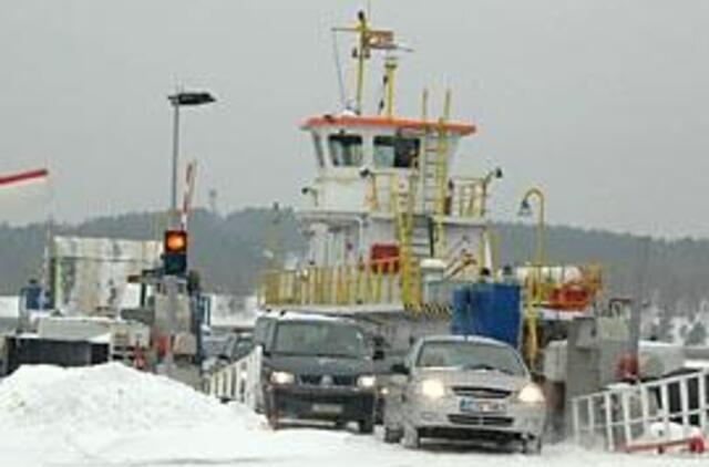 Ministras žada kovoti už perkėlą