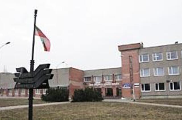 Kovoje dėl mokyklos kapituliavo direktorė