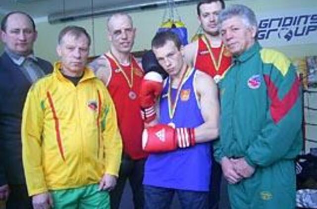 G. Vaitkus pribrendo auksui