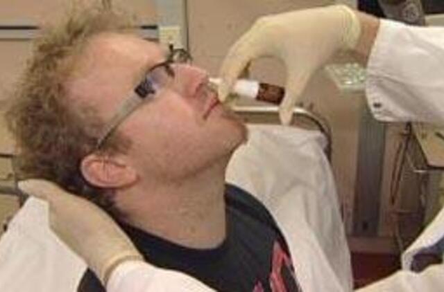 Nauja vakcina nuo gripo bus purškiama į nosį