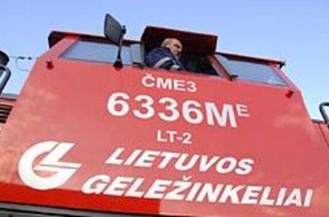 Geležinkelininkai "plėšia" uostininkus 