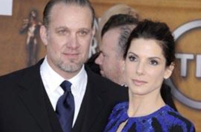 S. Bulok vyras atsiprašė už sukeltą skausmą pasklidus gandams apie jo neištikimybę