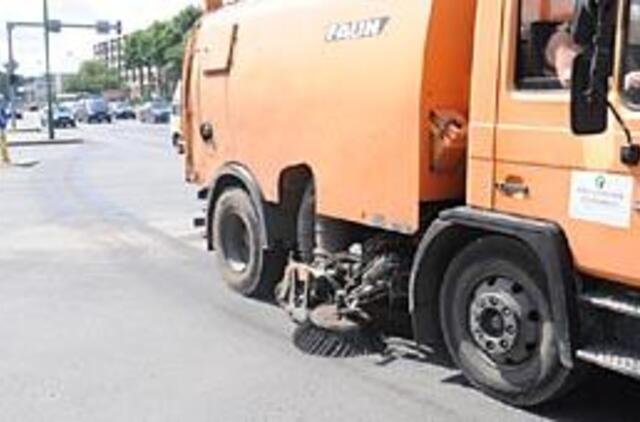 Keičiasi gatvių valytojai