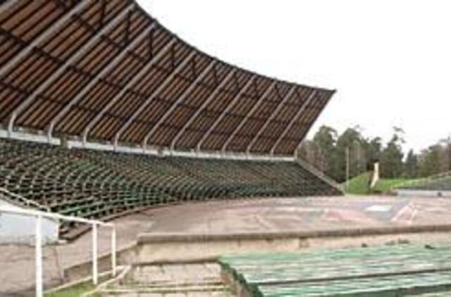 Vasaros estradai grasinama buldozeriais