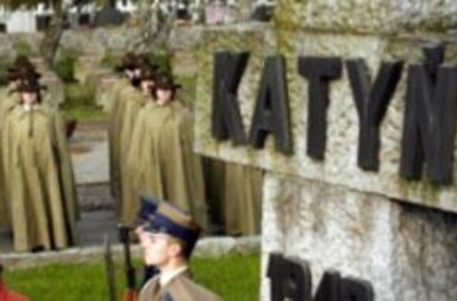 Rusijos ir Lenkijos premjerai pirmą kartą kartu pagerbs Katynės aukų atminimą