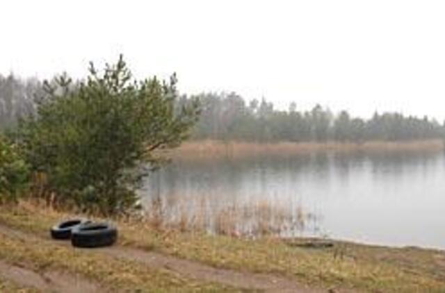 Tvenkinio likimas apaugo gandais