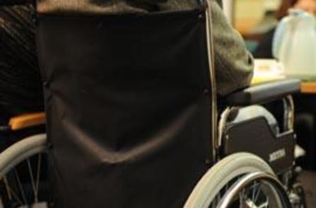 Ligoti senoliai valstybei - našta