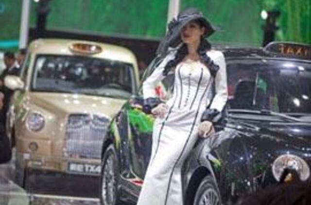 Pekino autosalonas: kinai dar nepavargo klonuoti