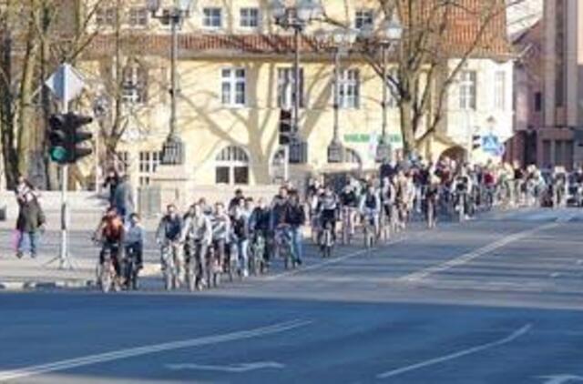 Penktadienį - kasmėnesinė "Kritinė masė"