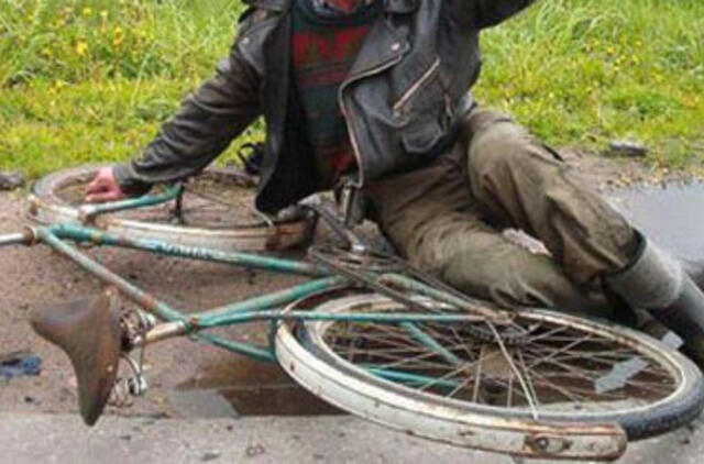 Dviratininko pinigų policininkai neėmė (papildyta)