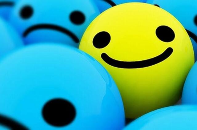 Apklausa: tik vienas iš dešimties regi padėties valstybėje gerėjimą