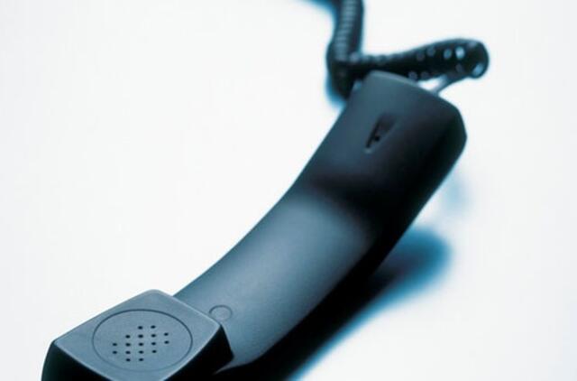 Gelbėdama "anūką" senolė neteko tūkstančių