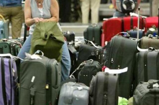 Iš Lietuvos išskrendam ir žydint sodams