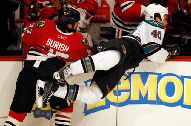 "Blackhawks" - per žingsnį nuo Stenlio taurės finalo