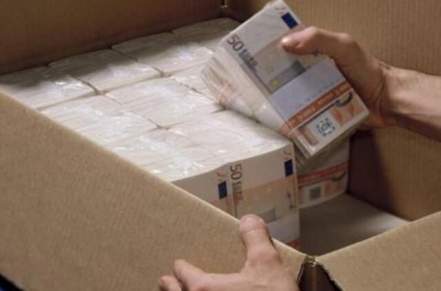 Graikija gavo pirmąją finansinės paramos dalį - 5,5 mlrd. eurų