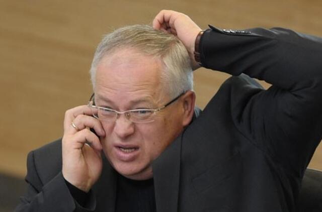 Teismas Seimo nariui A. Vidžiūnui skyrė baudą ir tris mėnesius be vairavimo