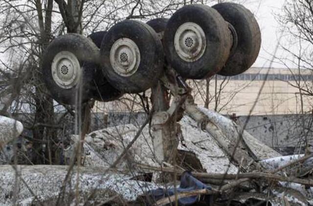 Lenkijos prezidento lėktuvo vadas su Smolensko dispečeriais kalbėjosi rusiškai