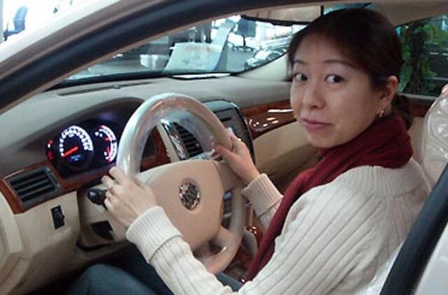 Kinų automobiliais nepasitiki net kinai