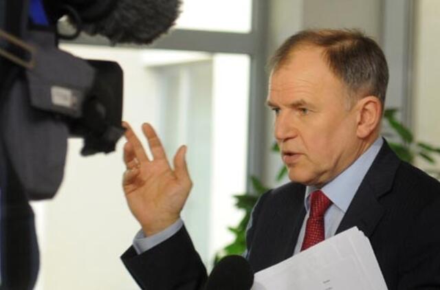 Ketinama inicijuoti naują kreipimąsi į KT dėl socialinių išmokų